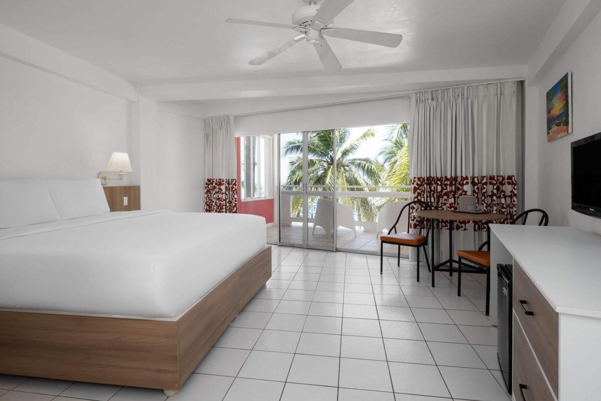 Grand Decameron Montego Beach, A Trademark All-Inclusive Resort Montego Bay Exterior foto